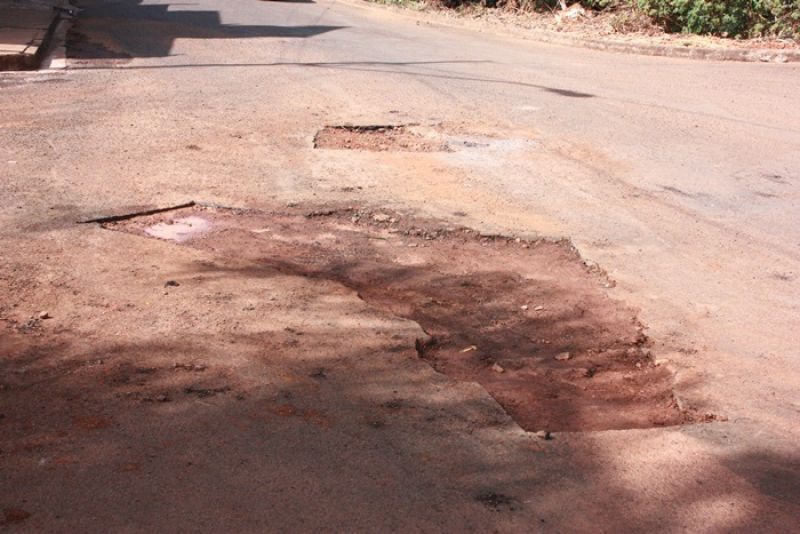 Prefeitura inicia operação tapa-buracos em ruas da cidade